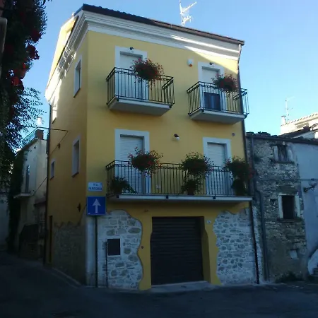 Casa Faricciola Feriehus